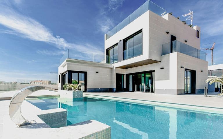 6BR Mansion in Emirates Hills - View 2
